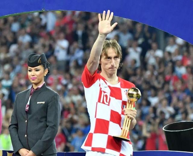 NBA：湖人险胜火箭 詹姆斯砍下38分（湖人惊险击败火箭：詹姆斯独砍38分）