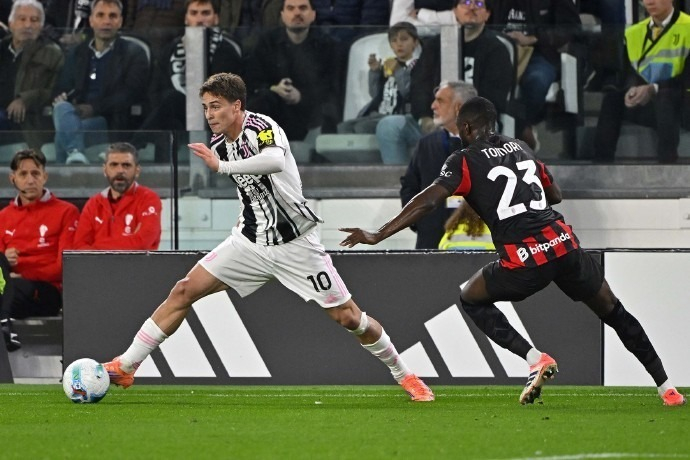 德天空：多特加入对16岁新星菲林的争夺，曼联也在竞争中