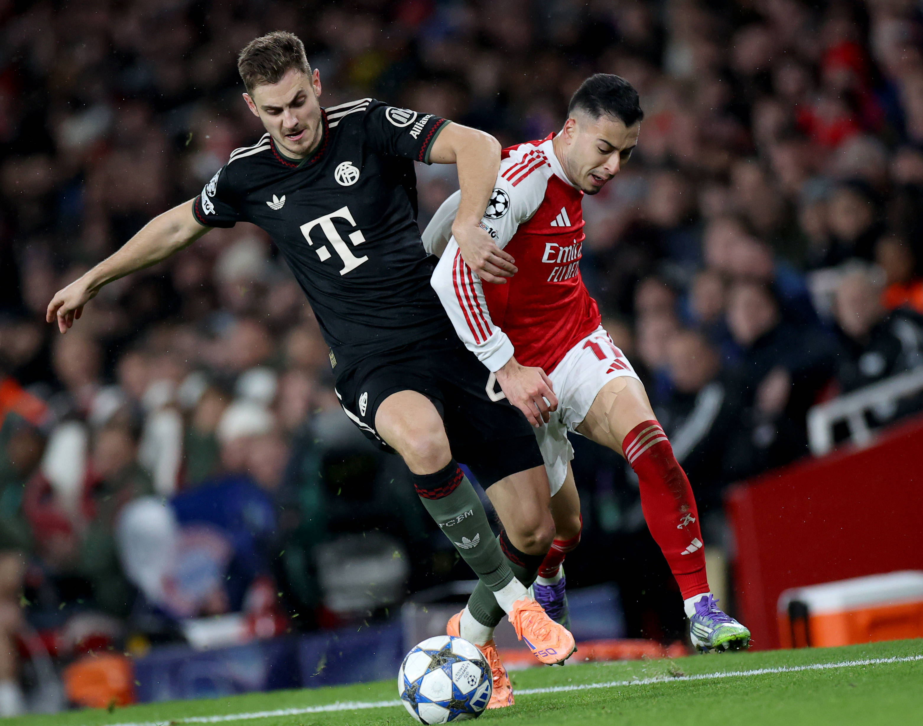 半场战报：克雷莫内塞0-0莱切（半场战况：克雷莫内塞与莱切互交白卷）