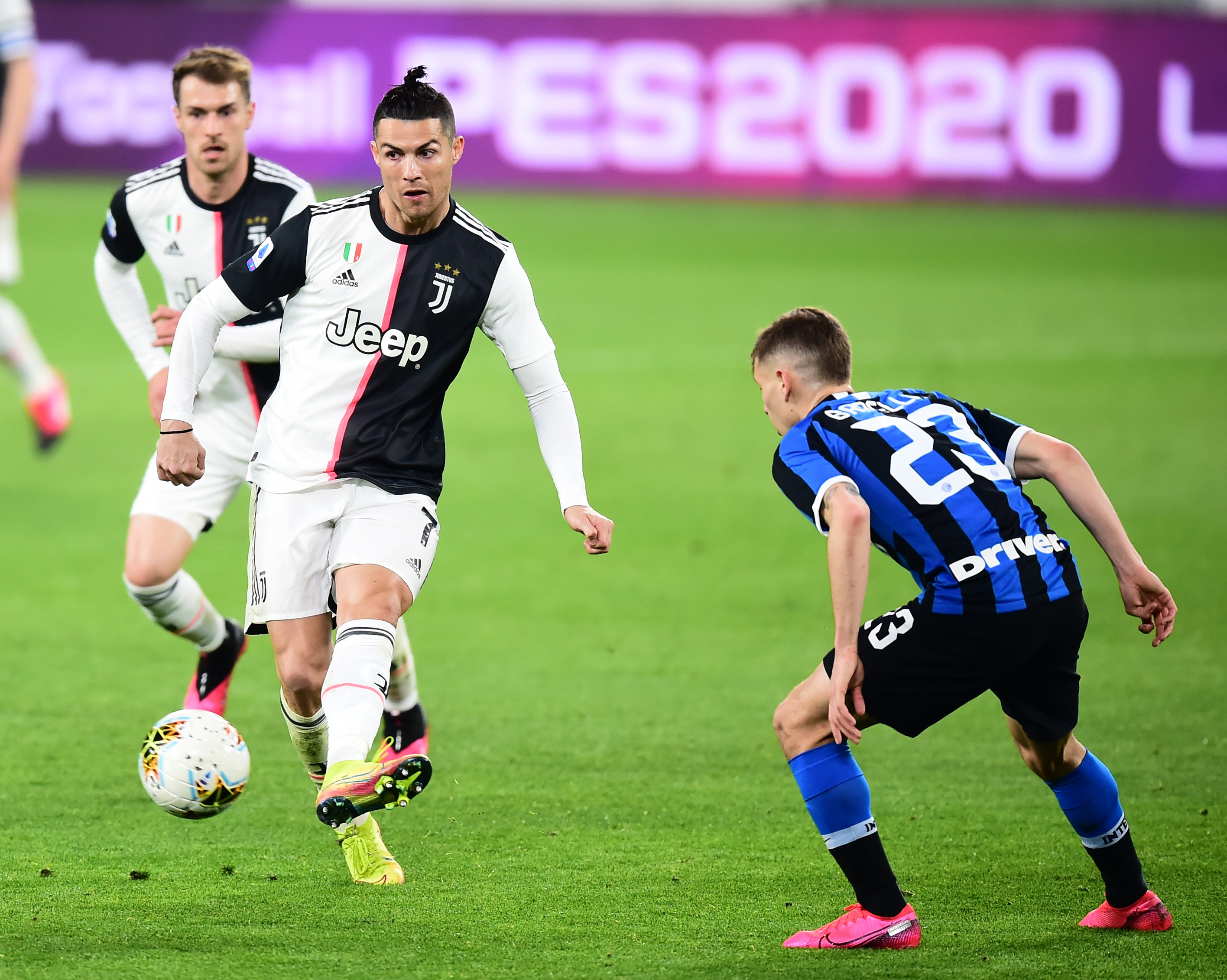 高调冲超！深圳青年人官宣：球队不差钱，已联系4名中超外援