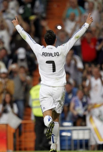 里程碑，青岛西海岸球员宋浩宇俱乐部生涯出战100场比赛（青岛西海岸球员宋浩宇达成俱乐部生涯百场里程碑）