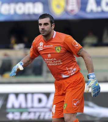 中超半场：阿奇姆彭破门，恩里克扳平，河南1-1云南玉昆（半场战报：阿奇姆彭先拔头筹，恩里克回敬，河南暂1-1云南玉昆）