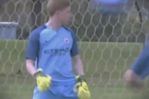 国脚连续助攻，带动全队节奏（国脚连送助攻，盘活全队节奏）