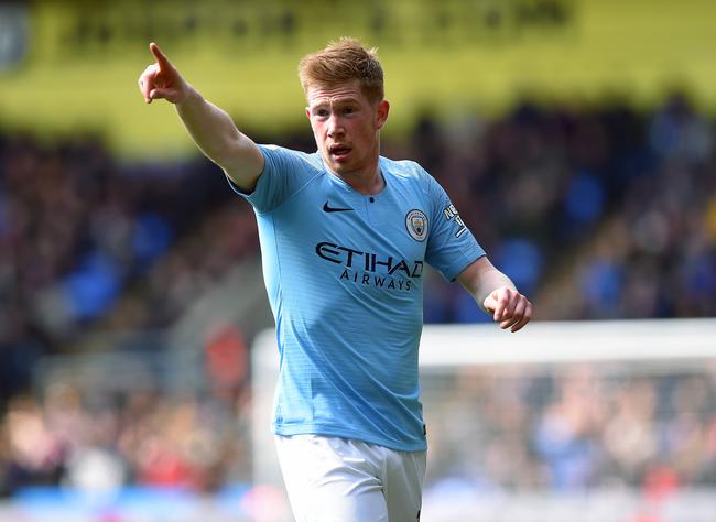 字母哥复出半场砍两双，雄鹿12记三分，半场1分领先（字母哥复出半场两双，雄鹿外线轰进12记三分，半场仅领先1分）